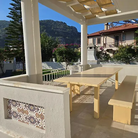 Zarina Villa *